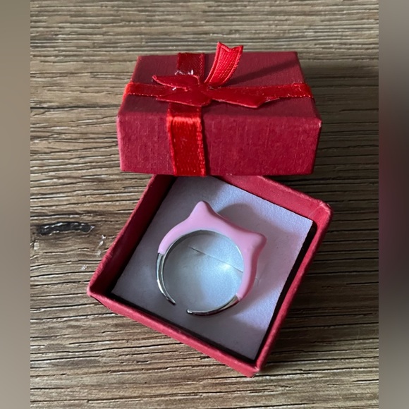 HELLO KITTY-NWOT Silver Tone & Enamel Character Ring - Picture 4 of 10